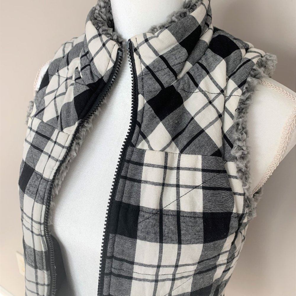 Reversible Black & White Plaid Vest with Sherpa - Maurices - XS